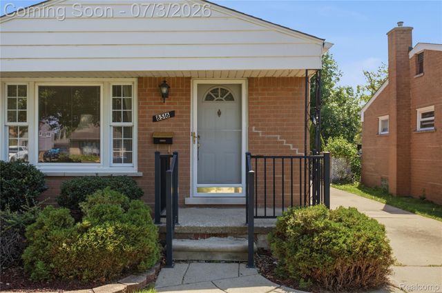 8516 Perrin Avenue, Westland, MI 48185