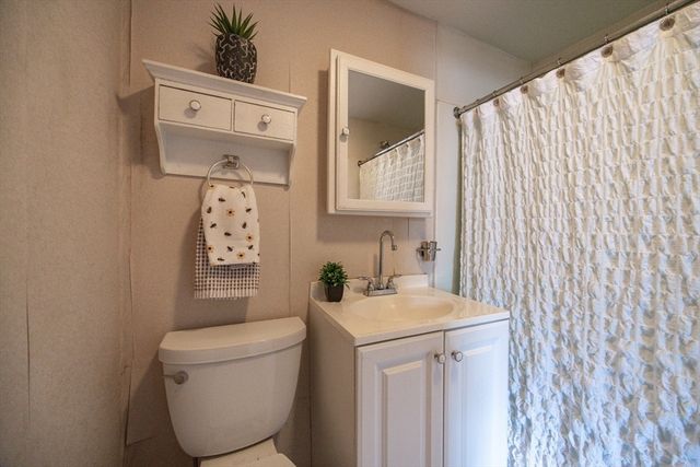78 Chestnut St, Watertown, MA 02472