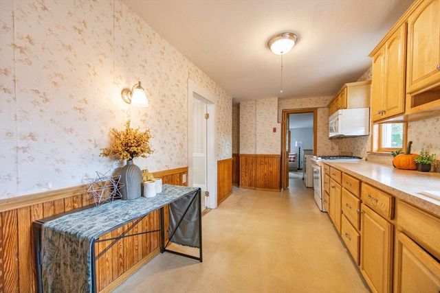 78 Chestnut St, Watertown, MA 02472