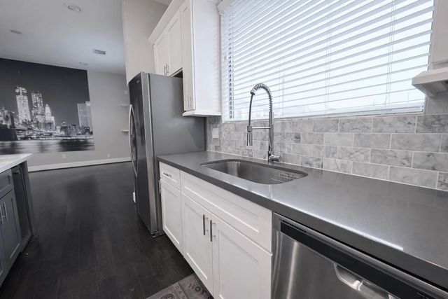 10806 Warwana Road C, Houston, TX 77043