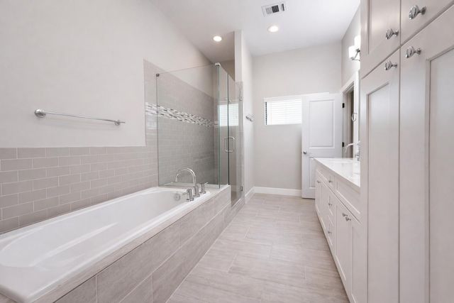 10806 Warwana Road C, Houston, TX 77043