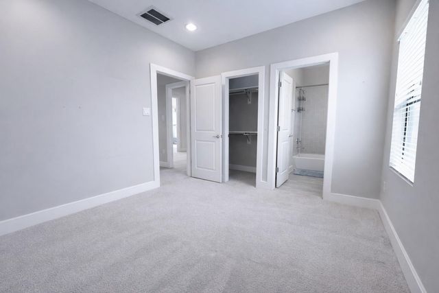 10806 Warwana Road C, Houston, TX 77043