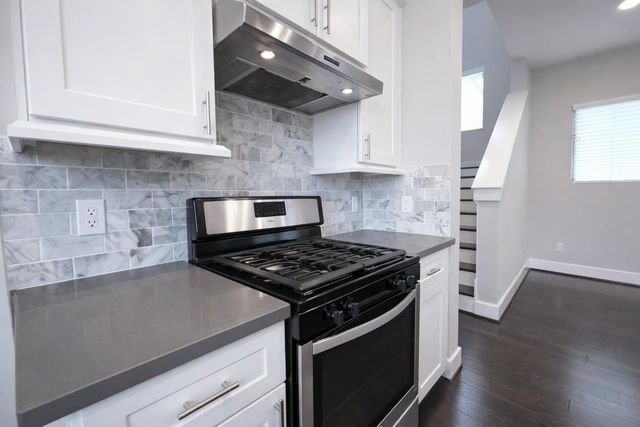 10806 Warwana Road C, Houston, TX 77043