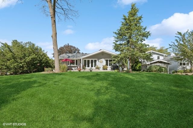 129 Sturtz Street, Barrington, IL 60010