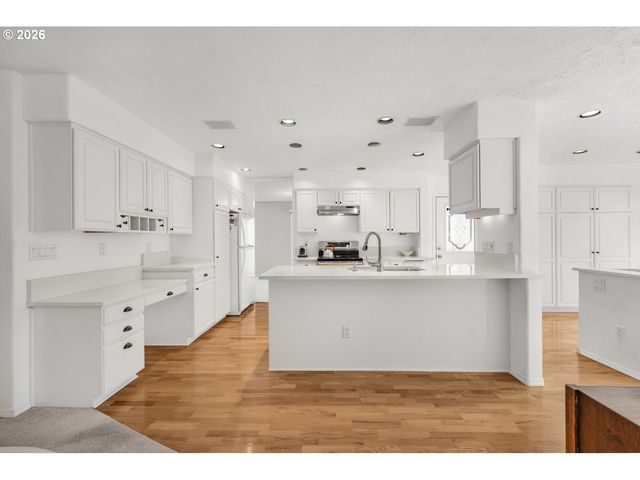 16582 Sw MCGWIRE Ct, Beaverton, OR 97007