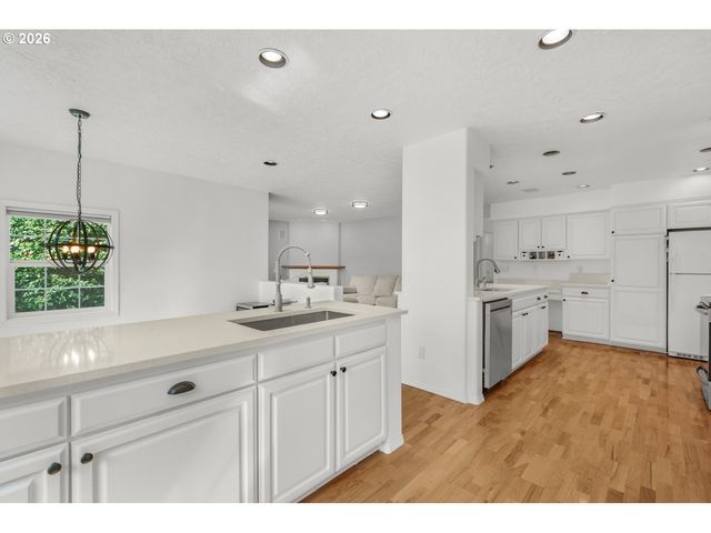 16582 Sw MCGWIRE Ct, Beaverton, OR 97007