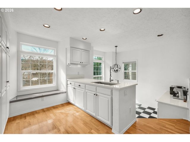 16582 Sw MCGWIRE Ct, Beaverton, OR 97007