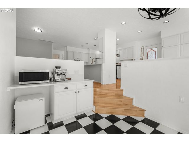 16582 Sw MCGWIRE Ct, Beaverton, OR 97007