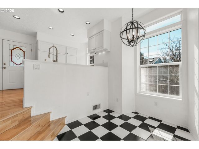 16582 Sw MCGWIRE Ct, Beaverton, OR 97007