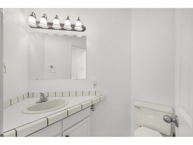 16582 Sw MCGWIRE Ct, Beaverton, OR 97007