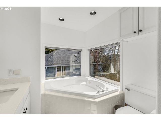 16582 Sw MCGWIRE Ct, Beaverton, OR 97007