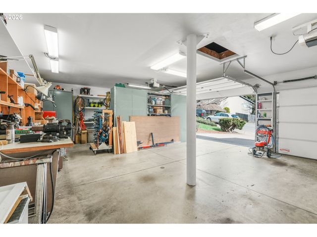 16582 Sw MCGWIRE Ct, Beaverton, OR 97007