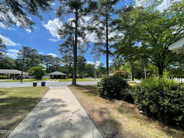 1501 Brownlea Drive, Greenville, NC 27858