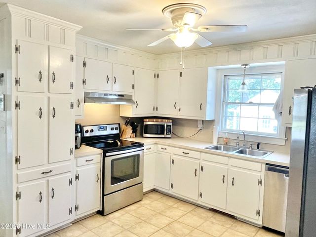 1501 Brownlea Drive, Greenville, NC 27858