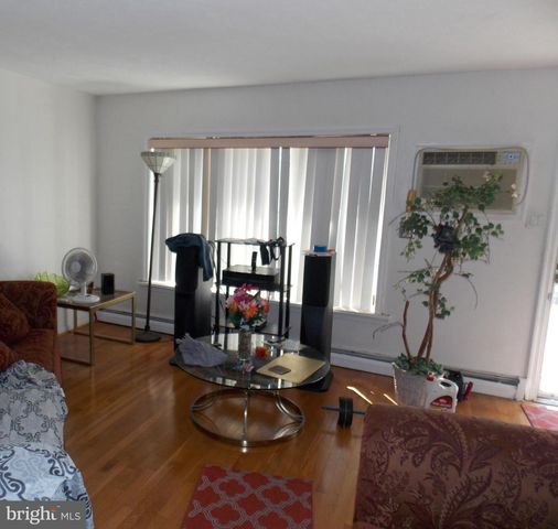 2012 W 6TH ST, Chester, PA 19013