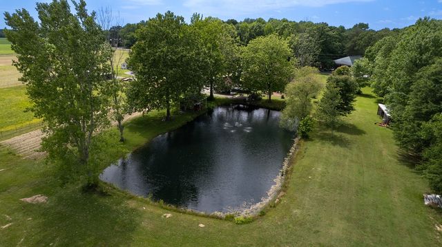 84 Scott Orchard Rd, Taft, TN 38488