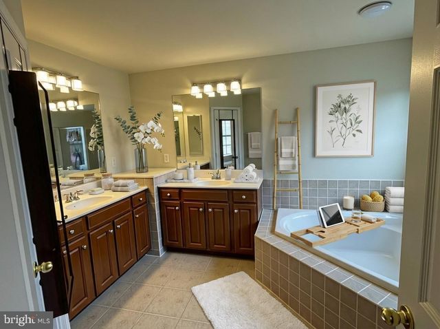 5823 DEEP CREEK DR, Fredericksburg, VA 22407