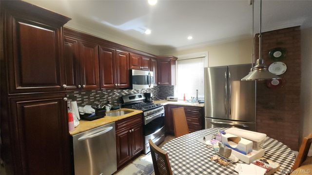 7432 Calamus Avenue, Elmhurst, NY 11373