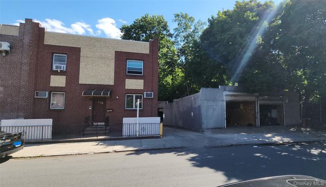 7432 Calamus Avenue, Elmhurst, NY 11373