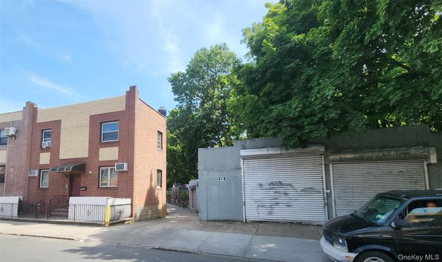 7432 Calamus Avenue, Elmhurst, NY 11373