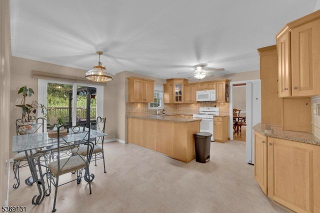 24 Plennert Rd, Raritan Twp., NJ 08822