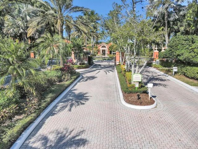 3143 Clint Moore Road 105, Boca Raton, FL 33496