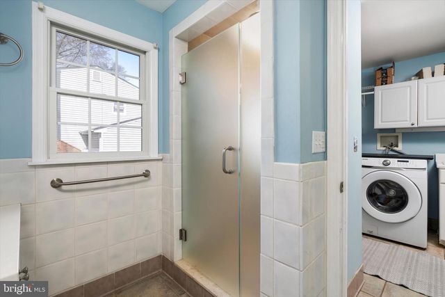 4 TWAIN DR, Allentown, NJ 08501