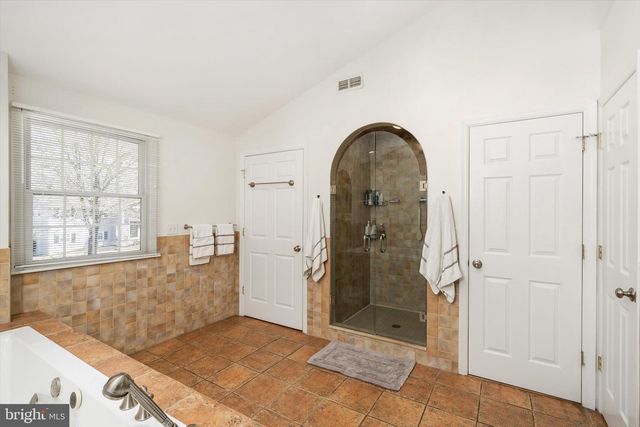 4 TWAIN DR, Allentown, NJ 08501