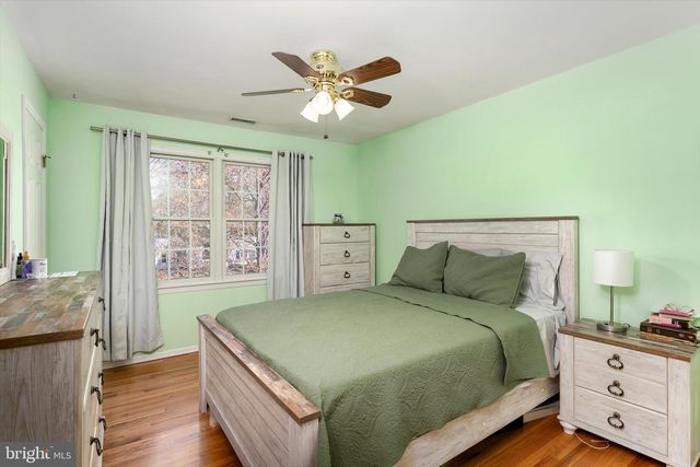 4 TWAIN DR, Allentown, NJ 08501