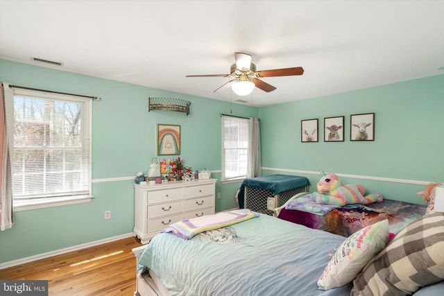 4 TWAIN DR, Allentown, NJ 08501