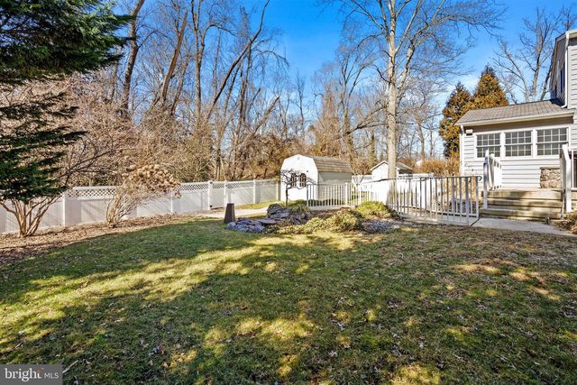 4 TWAIN DR, Allentown, NJ 08501
