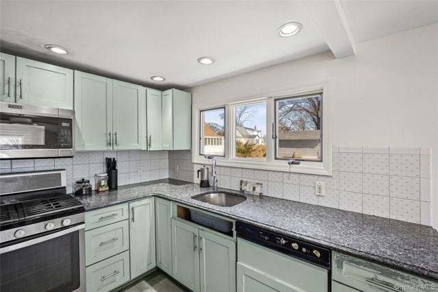 255 26th Street, Copiague, NY 11726