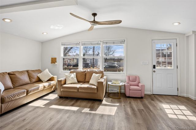 255 26th Street, Copiague, NY 11726