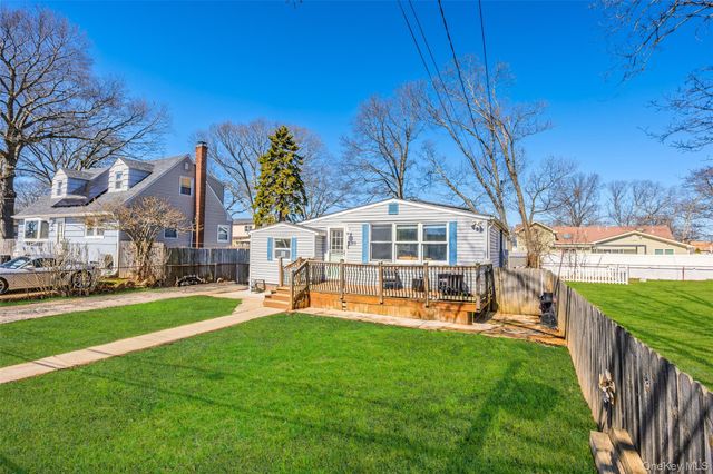 255 26th Street, Copiague, NY 11726