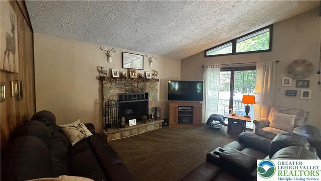 33 Eliot Lane, Penn Forest Twp, PA 18210