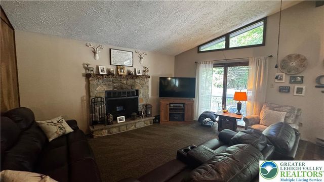 33 Eliot Lane, Penn Forest Twp, PA 18210
