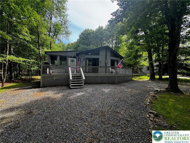 33 Eliot Lane, Penn Forest Twp, PA 18210