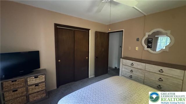 33 Eliot Lane, Penn Forest Twp, PA 18210