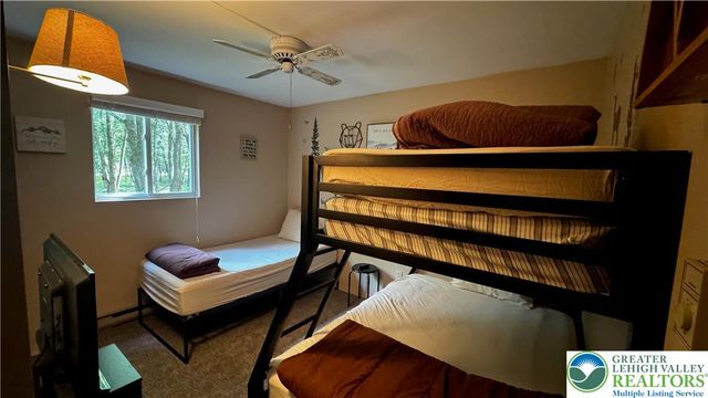 33 Eliot Lane, Penn Forest Twp, PA 18210