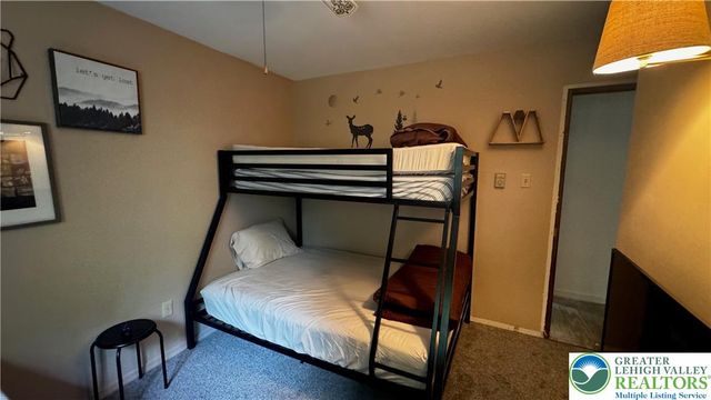 33 Eliot Lane, Penn Forest Twp, PA 18210