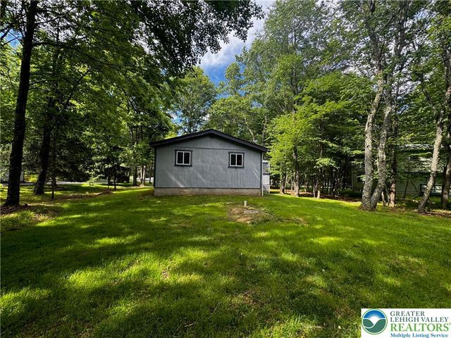 33 Eliot Lane, Penn Forest Twp, PA 18210