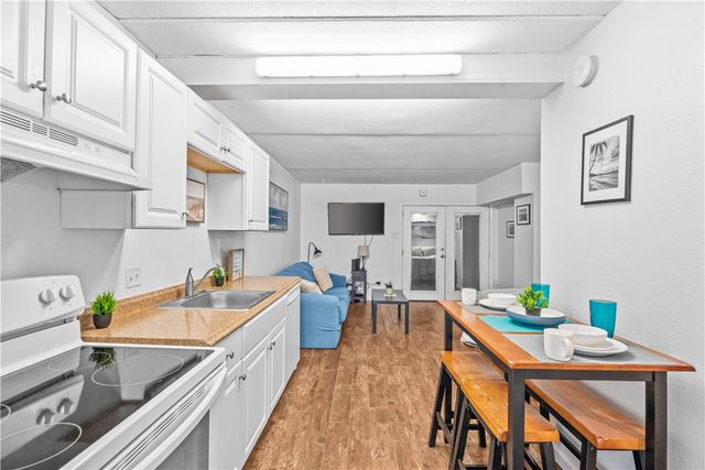 14300 S Padre Island Dr 177, Corpus Christi, TX 78418