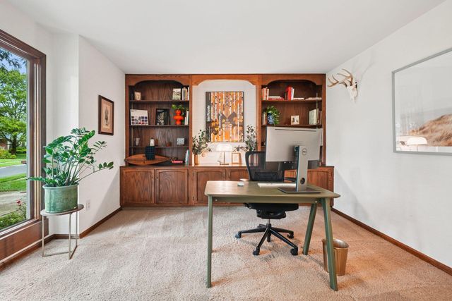 6732 Heathview Street, Worthington, OH 43085