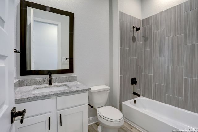 175 Azalea Alley, Castroville, TX 78009
