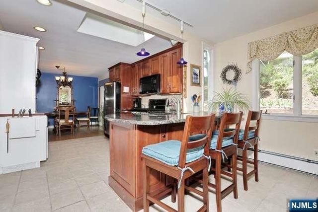 908 N Monroe Street, Midland Park, NJ 07450