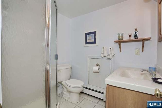 908 N Monroe Street, Midland Park, NJ 07450