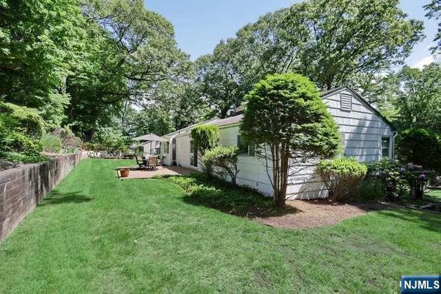 908 N Monroe Street, Midland Park, NJ 07450