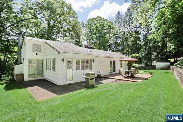 908 N Monroe Street, Midland Park, NJ 07450