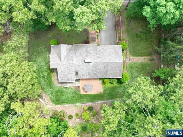 908 N Monroe Street, Midland Park, NJ 07450