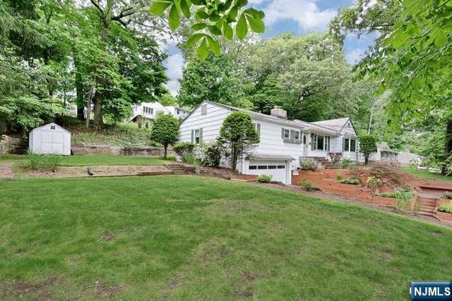 908 N Monroe Street, Midland Park, NJ 07450